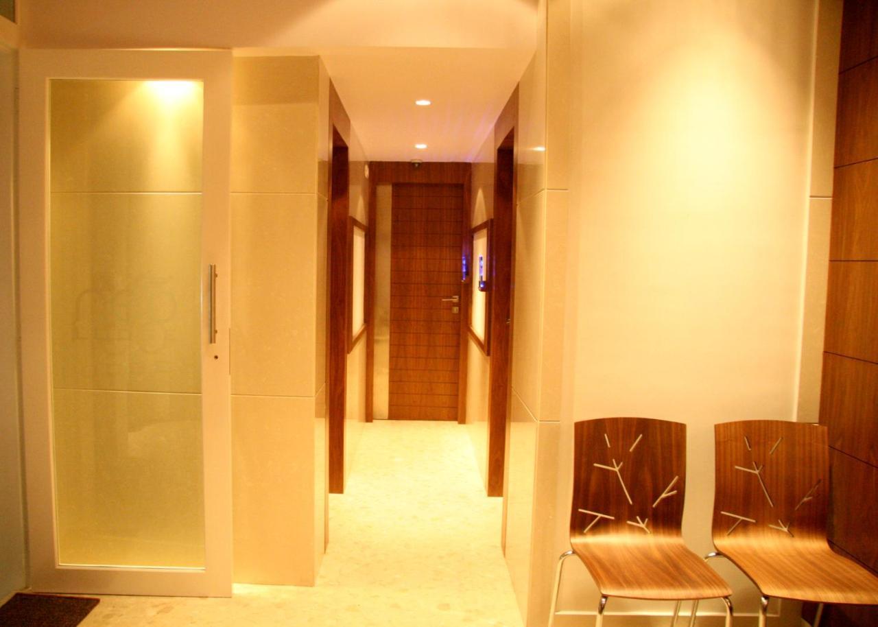 Hotel Neo Lodge Ghatkopar - Mumbai, Mumbai